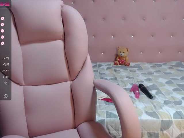 Live sex webcam photo for Ninna03 #272117708