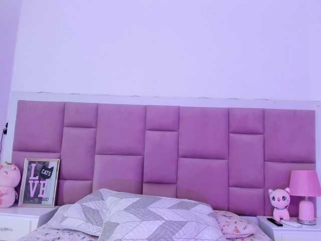 Live sex webcam photo for NinnaVous #276785351