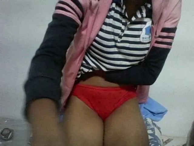 Live sex webcam photo for Nirinah1 #275543249