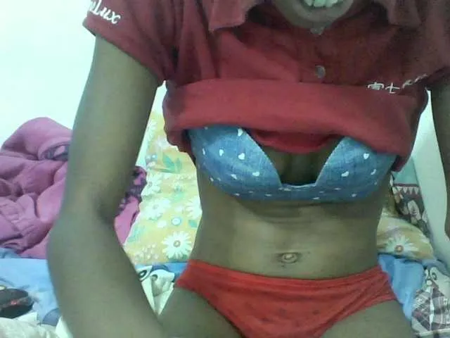 Live sex webcam photo for Nirinah1 #275621250