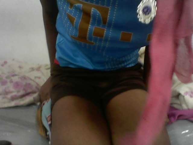 Live sex webcam photo for Nirinah1 #275696426