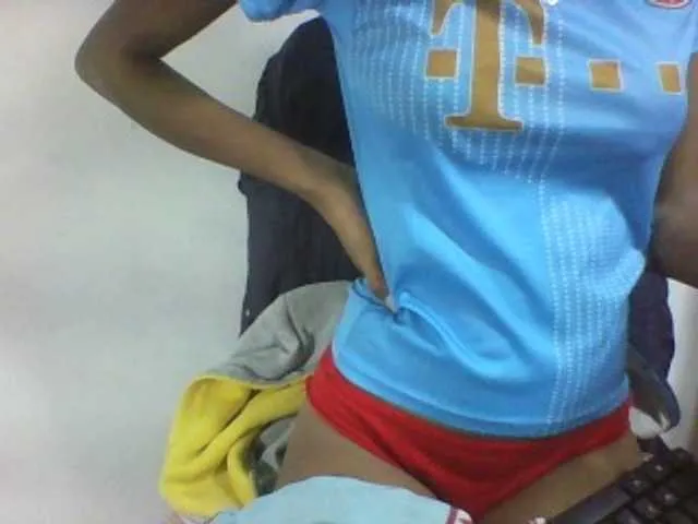 Live sex webcam photo for Nirinah1 #275787938