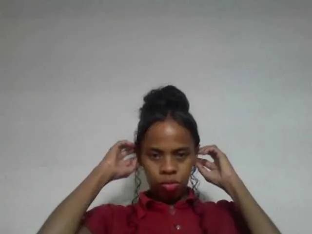 Live sex webcam photo for Nirinah1 #275893022