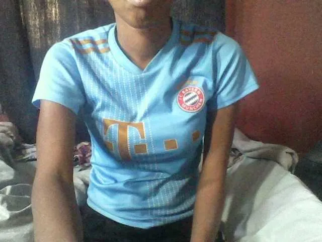 Live sex webcam photo for Nirinah1 #275931798