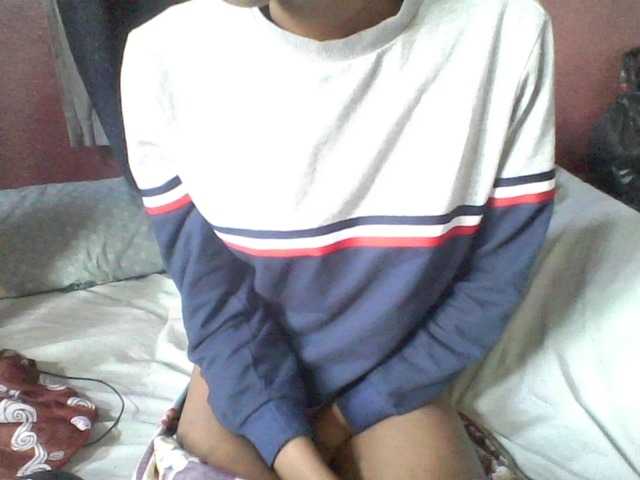 Live sex webcam photo for Nirinah1 #275955917