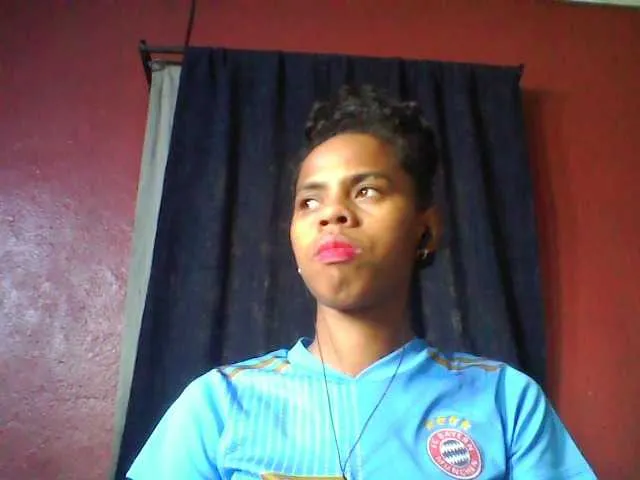 Live sex webcam photo for Nirinah1 #276010072