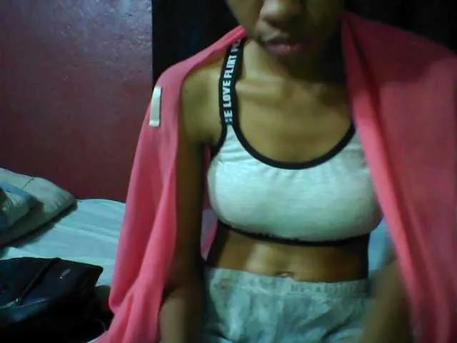 Live sex webcam photo for Nirinah1 #276021041