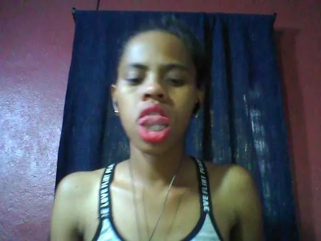 Live sex webcam photo for Nirinah1 #276025715