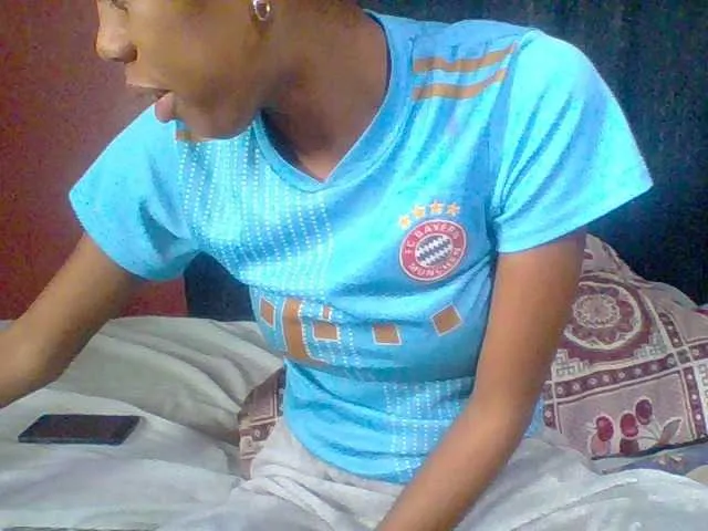 Live sex webcam photo for Nirinah1 #276033927