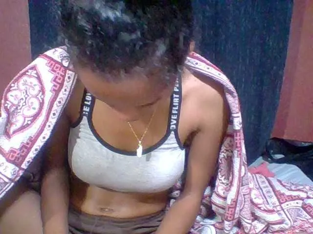 Live sex webcam photo for Nirinah1 #276037409