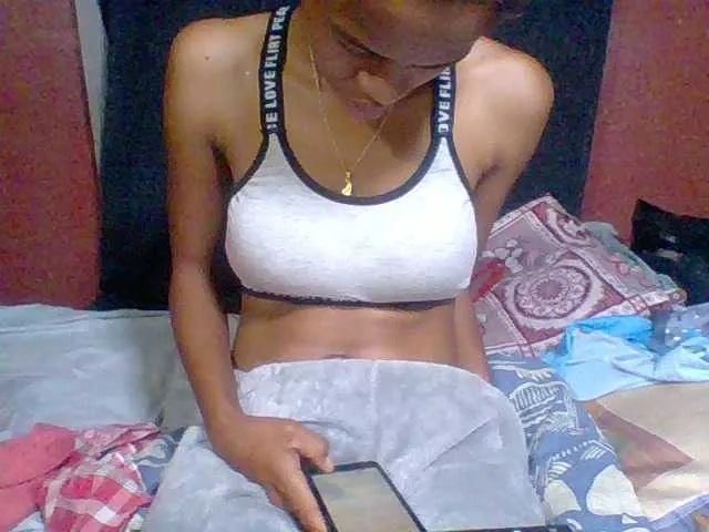 Live sex webcam photo for Nirinah1 #276051552