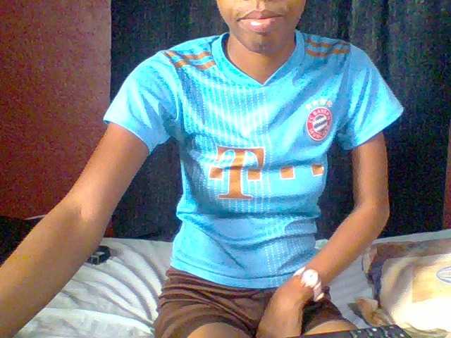 Live sex webcam photo for Nirinah1 #276077886