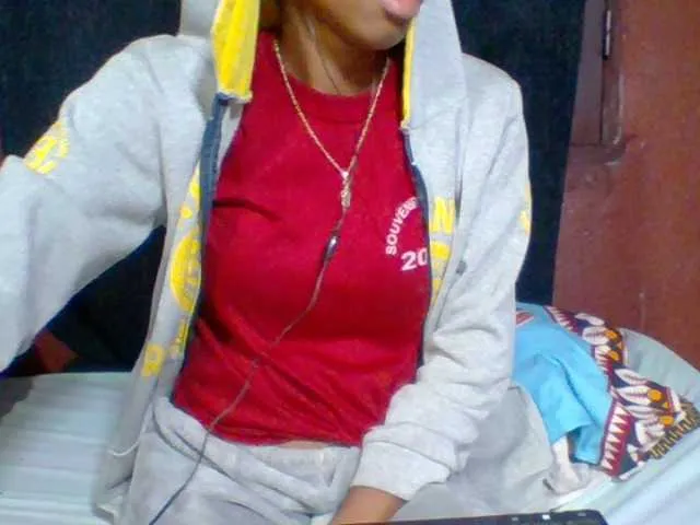 Live sex webcam photo for Nirinah1 #276115650