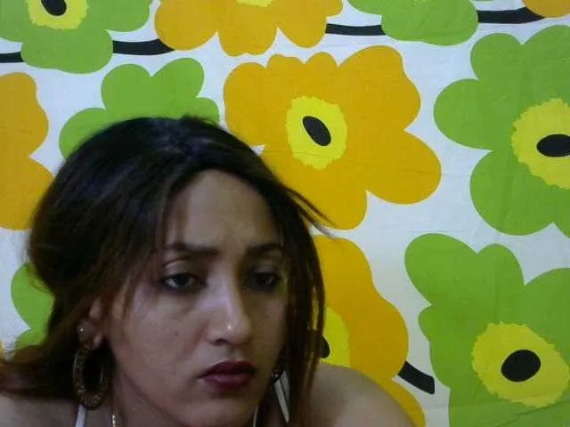 Live sex webcam photo for Nirinnah #276156236