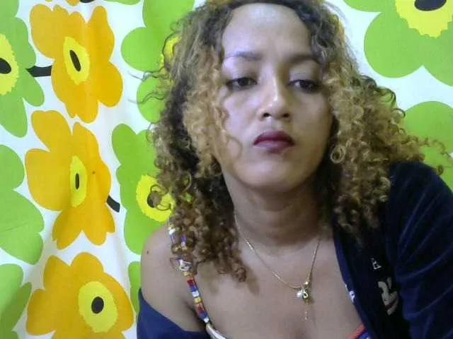 Live sex webcam photo for Nirinnah #276173576