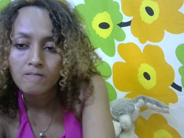 Live sex webcam photo for Nirinnah #276205536