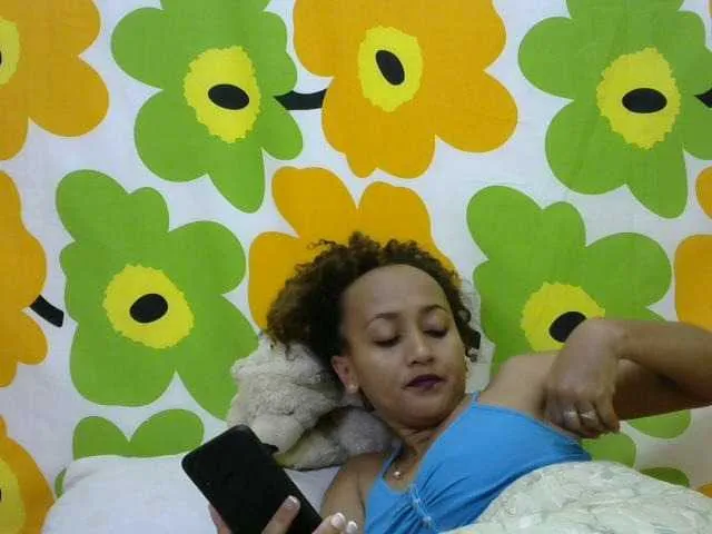 Live sex webcam photo for Nirinnah #276257244