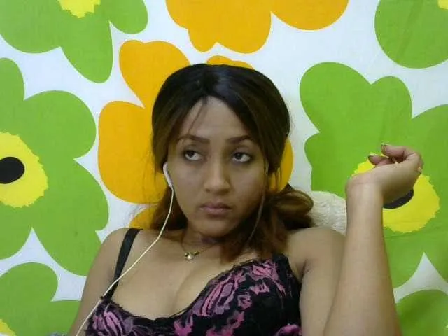 Live sex webcam photo for Nirinnah #276284487