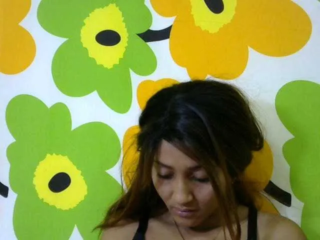Live sex webcam photo for Nirinnah #276337696