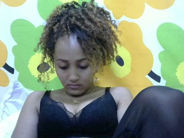 Live sex webcam photo for Nirinnah #276360790