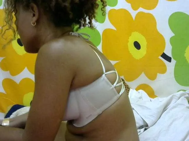 Live sex webcam photo for Nirinnah #276391105