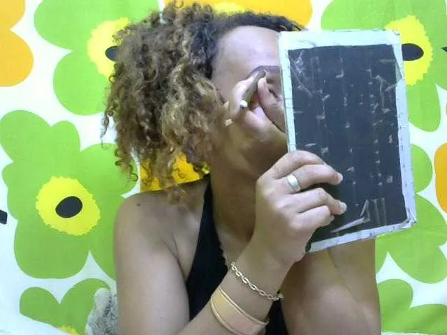 Live sex webcam photo for Nirinnah #276444892