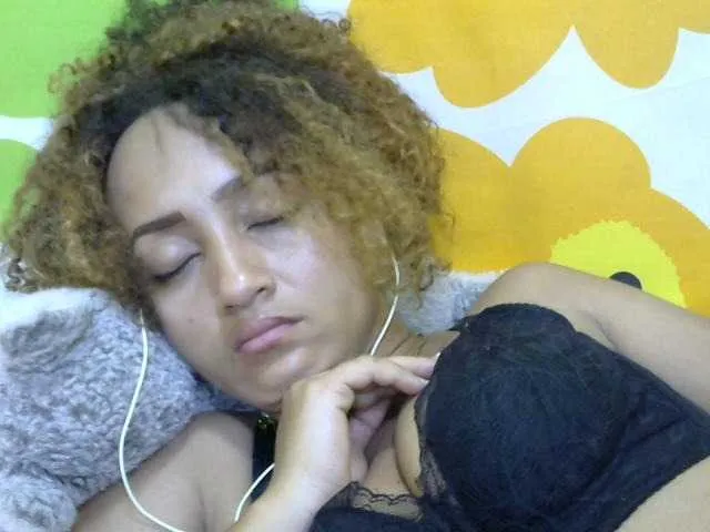 Live sex webcam photo for Nirinnah #276473984