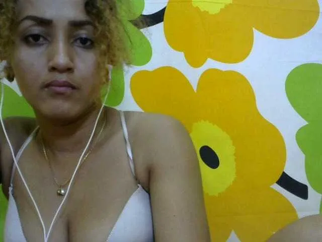 Live sex webcam photo for Nirinnah #276490577