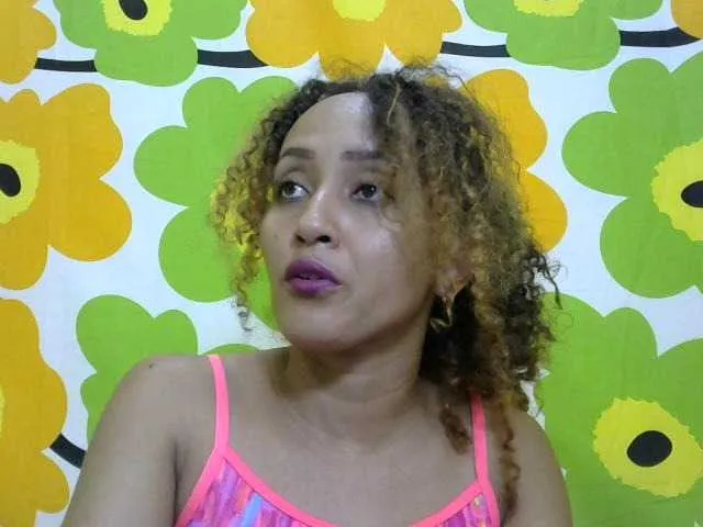 Live sex webcam photo for Nirinnah #276562067