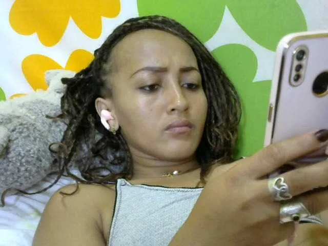 Live sex webcam photo for Nirinnah #276666286