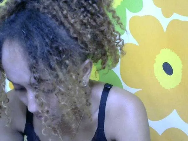 Live sex webcam photo for Nirinnah #276776001