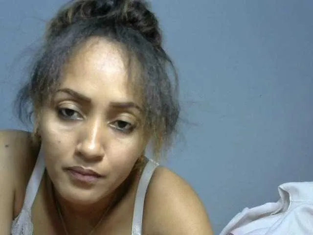 Live sex webcam photo for Nirinnah #276857760