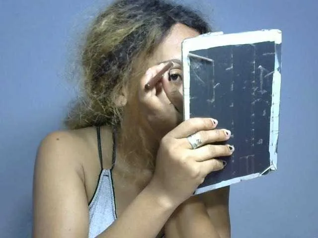 Live sex webcam photo for Nirinnah #277096554