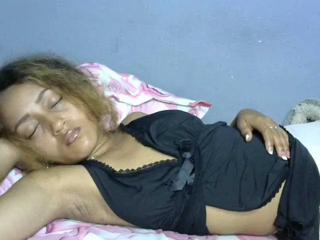 Live sex webcam photo for Nirinnah #277127858