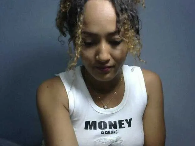 Live sex webcam photo for Nirinnah #277151133