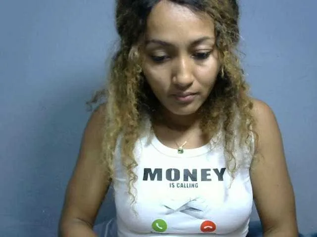 Live sex webcam photo for Nirinnah #277152414