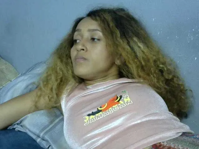 Live sex webcam photo for Nirinnah #277180687