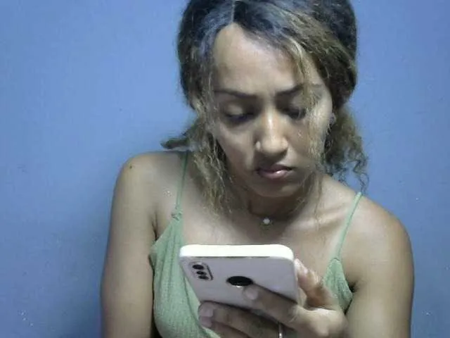 Live sex webcam photo for Nirinnah #277274994