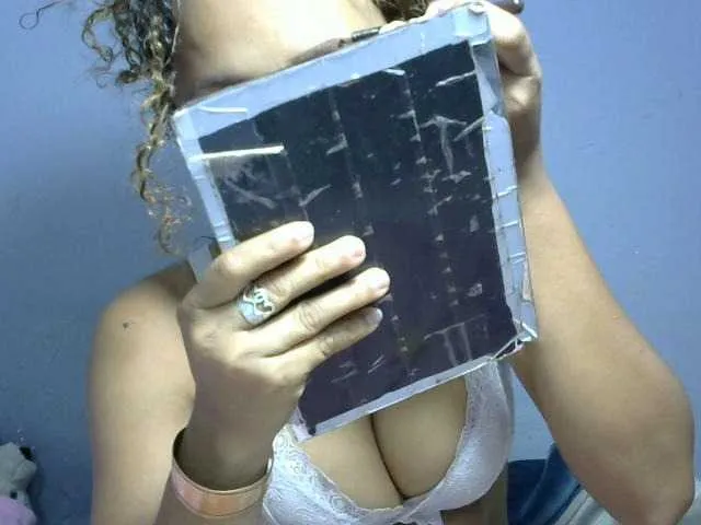 Live sex webcam photo for Nirinnah #277283886