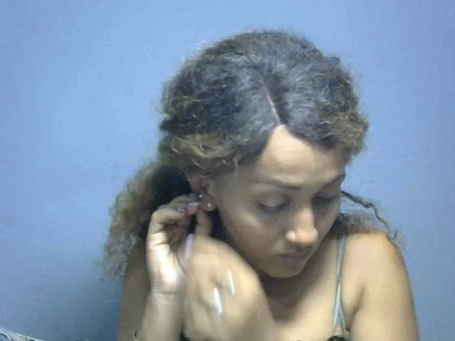 Live sex webcam photo for Nirinnah #277341585