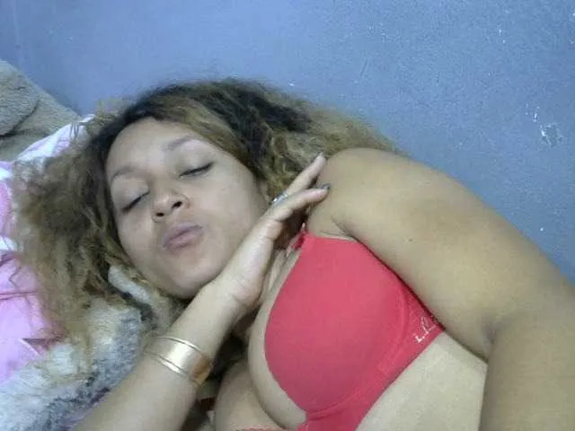 Live sex webcam photo for Nirinnah #277394337