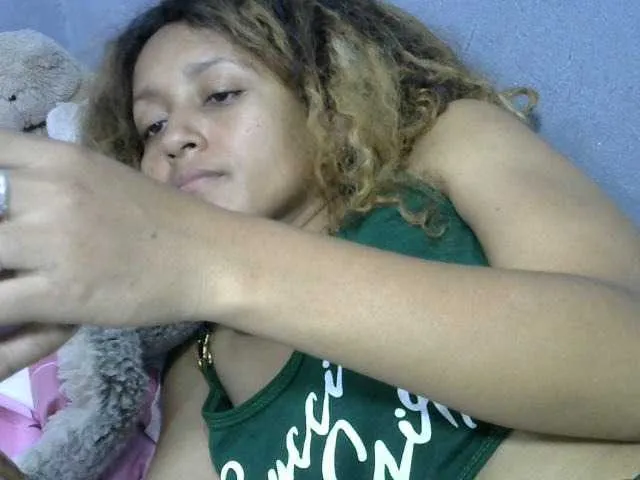 Live sex webcam photo for Nirinnah #277406975