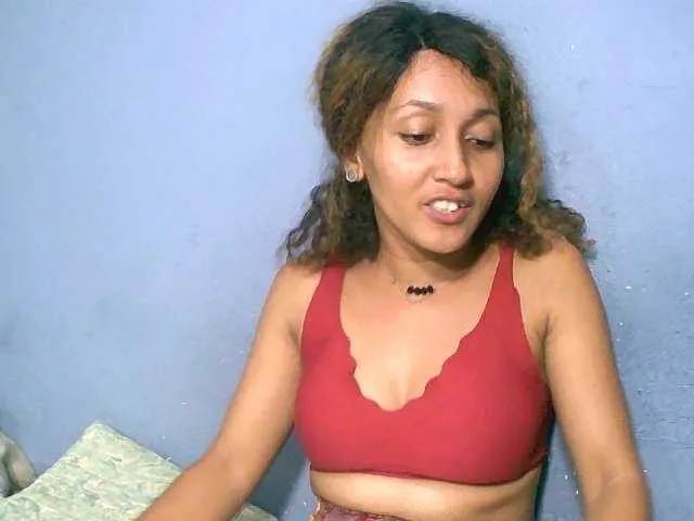 Live sex webcam photo for Nirinnah #277490741