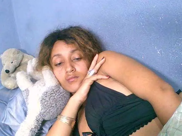 Live sex webcam photo for Nirinnah #277498489