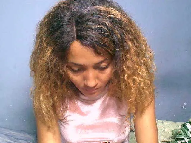 Live sex webcam photo for Nirinnah #277602552