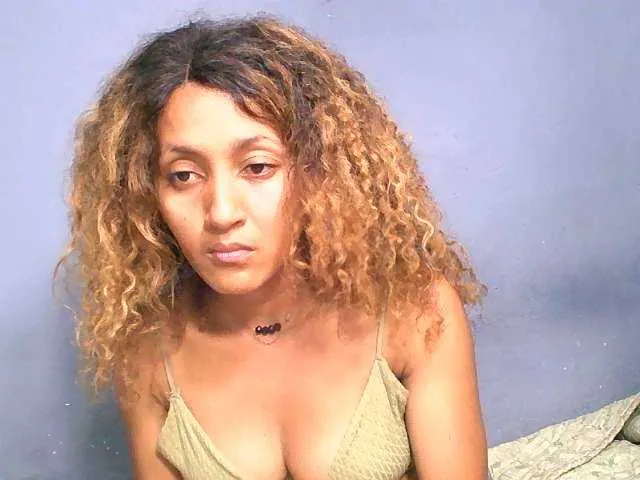 Live sex webcam photo for Nirinnah #277615703