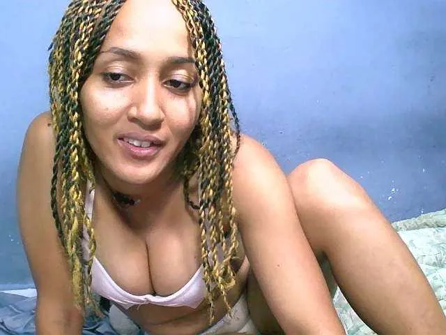 Live sex webcam photo for Nirinnah #277645568