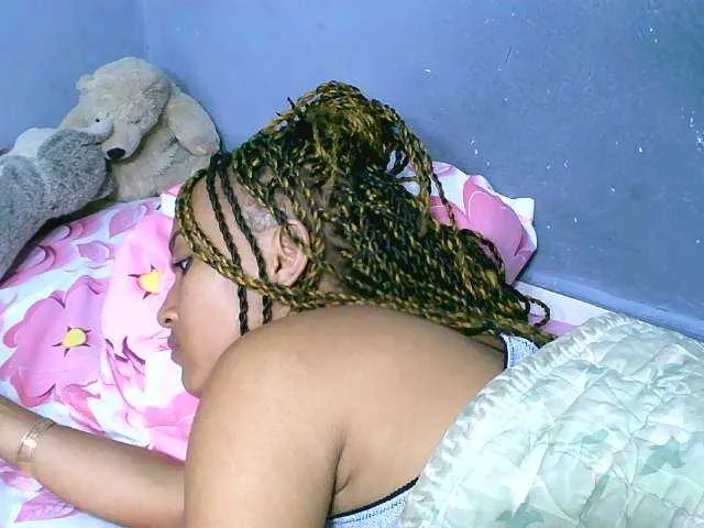 Live sex webcam photo for Nirinnah #277653789