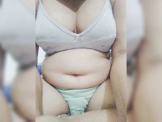 Live sex webcam photo for Nitu2005 #277882050