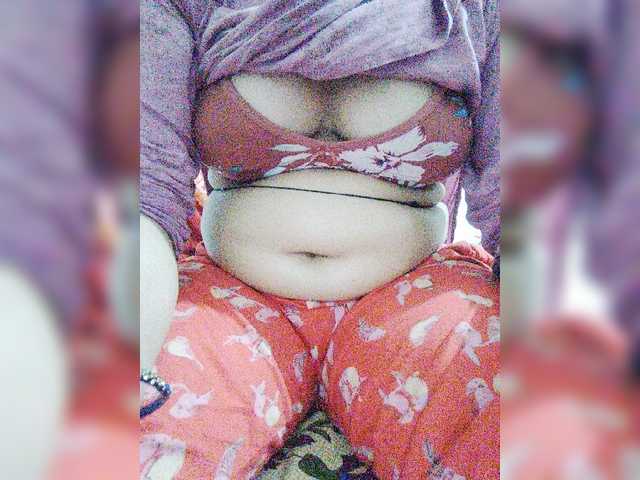 Live sex webcam photo for Nitu2005 #278017688